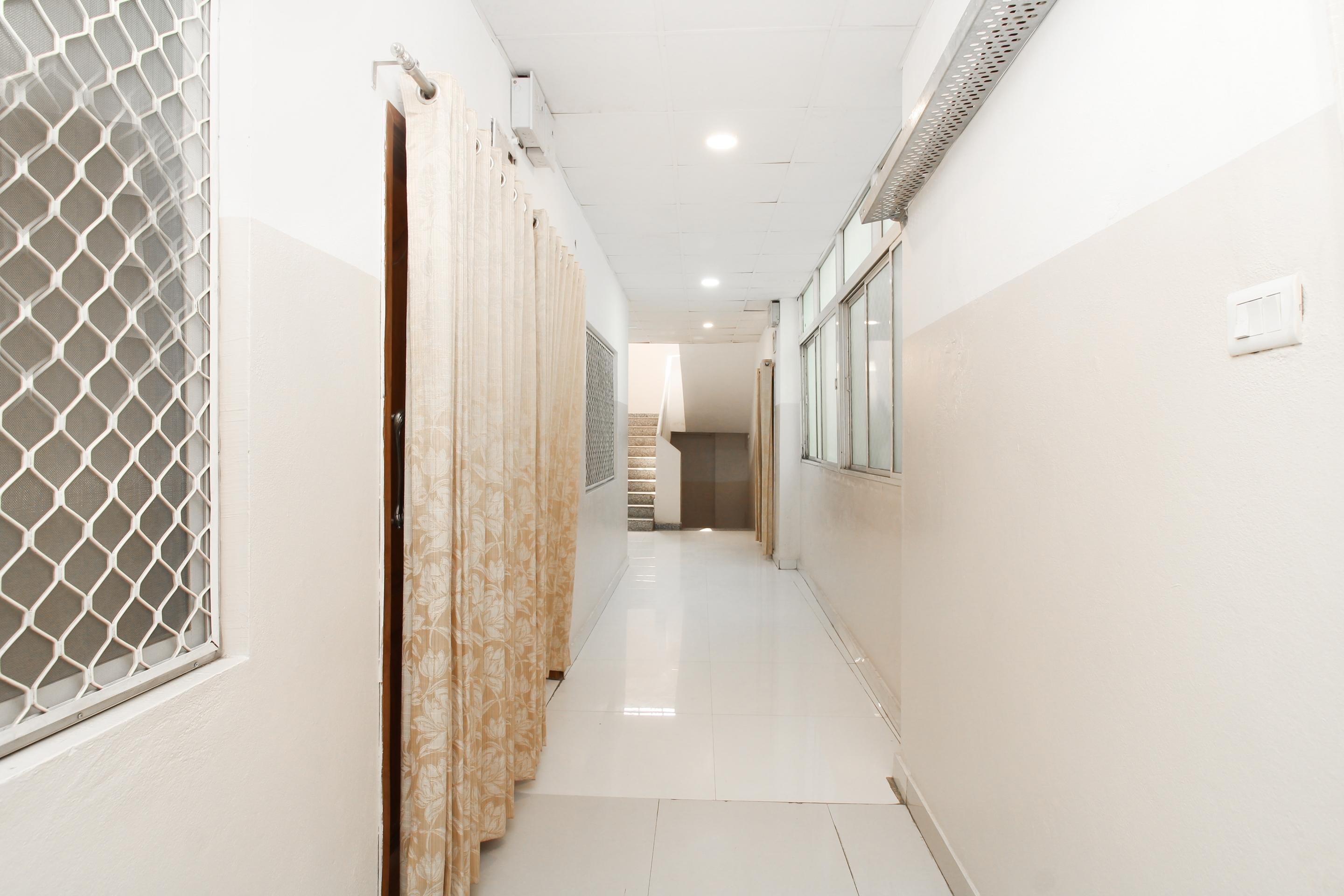 Oyo 37499 Saba Service Apartments Hyderabad Exteriör bild
