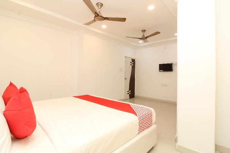 Oyo 37499 Saba Service Apartments Hyderabad Exteriör bild